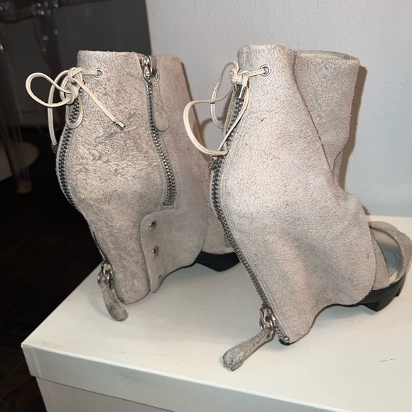 Camilla Skovgaard London Grey Suede Booties - Picture 4 of 10